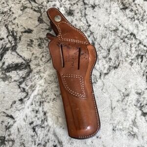 Bianchi Leather Holster Brown #5BHL .38/357 Colt Revolver -Right Hand with snap